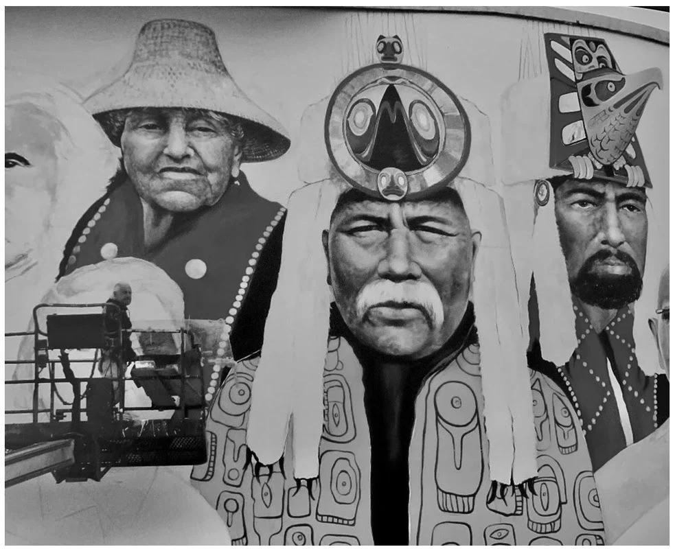 MONUMENTAL MURAL 36.5 X 6.70m / 120 X 122FT